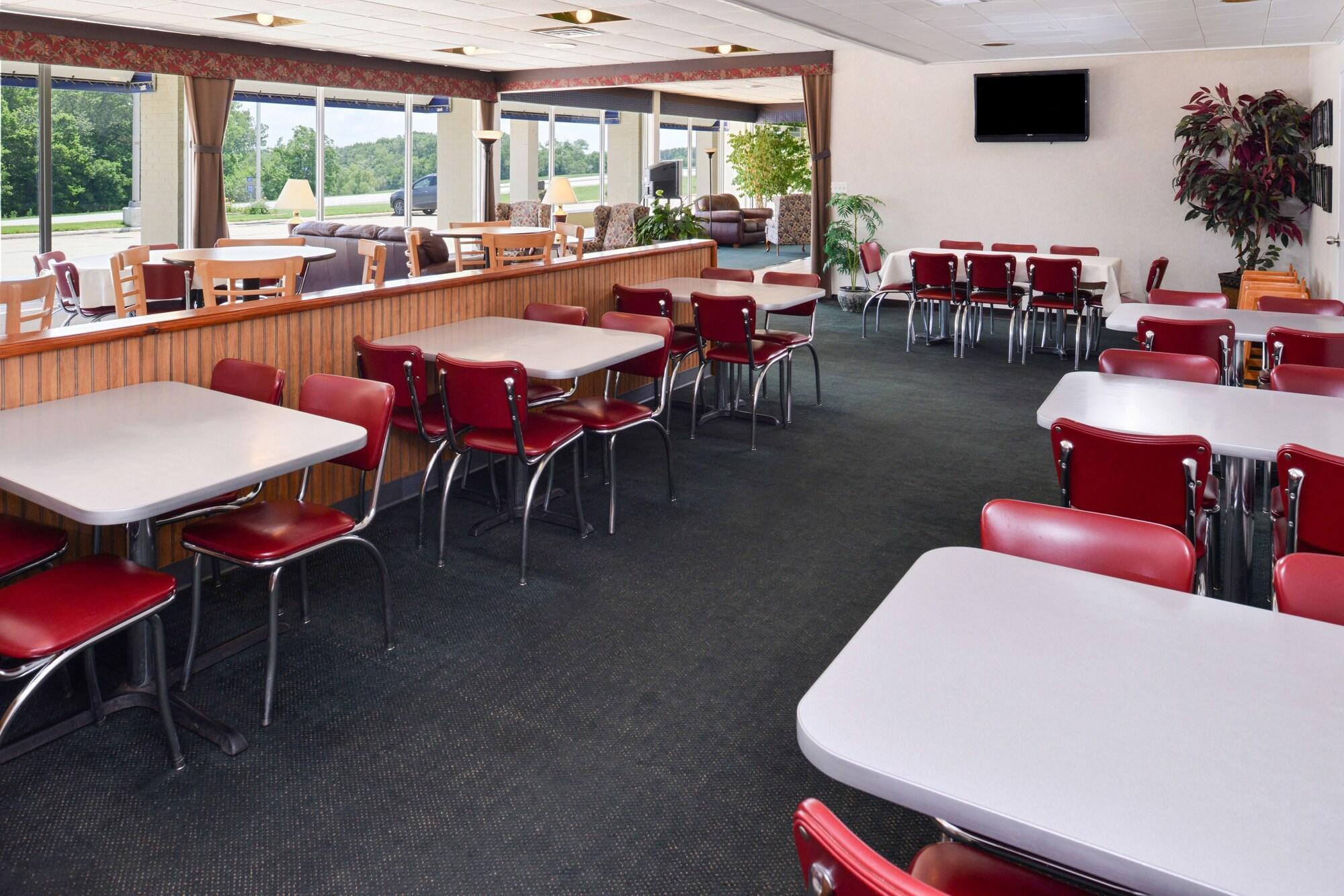 Quality Inn & Suites Vandalia Near I-70 And Hwy 51 Ngoại thất bức ảnh