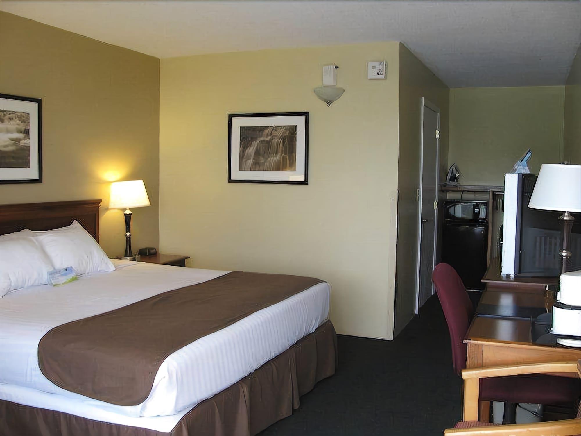 Quality Inn & Suites Vandalia Near I-70 And Hwy 51 Ngoại thất bức ảnh