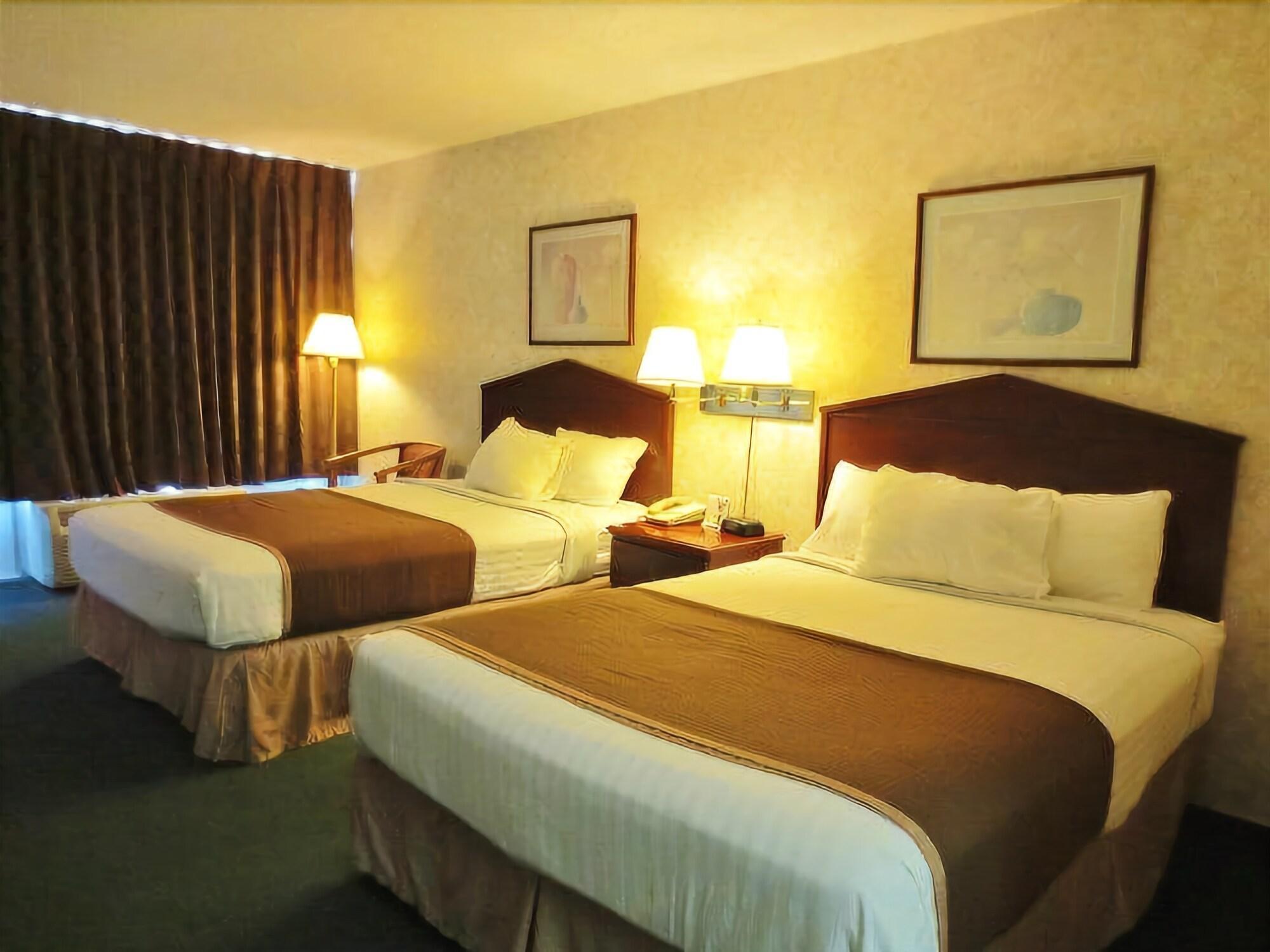 Quality Inn & Suites Vandalia Near I-70 And Hwy 51 Ngoại thất bức ảnh