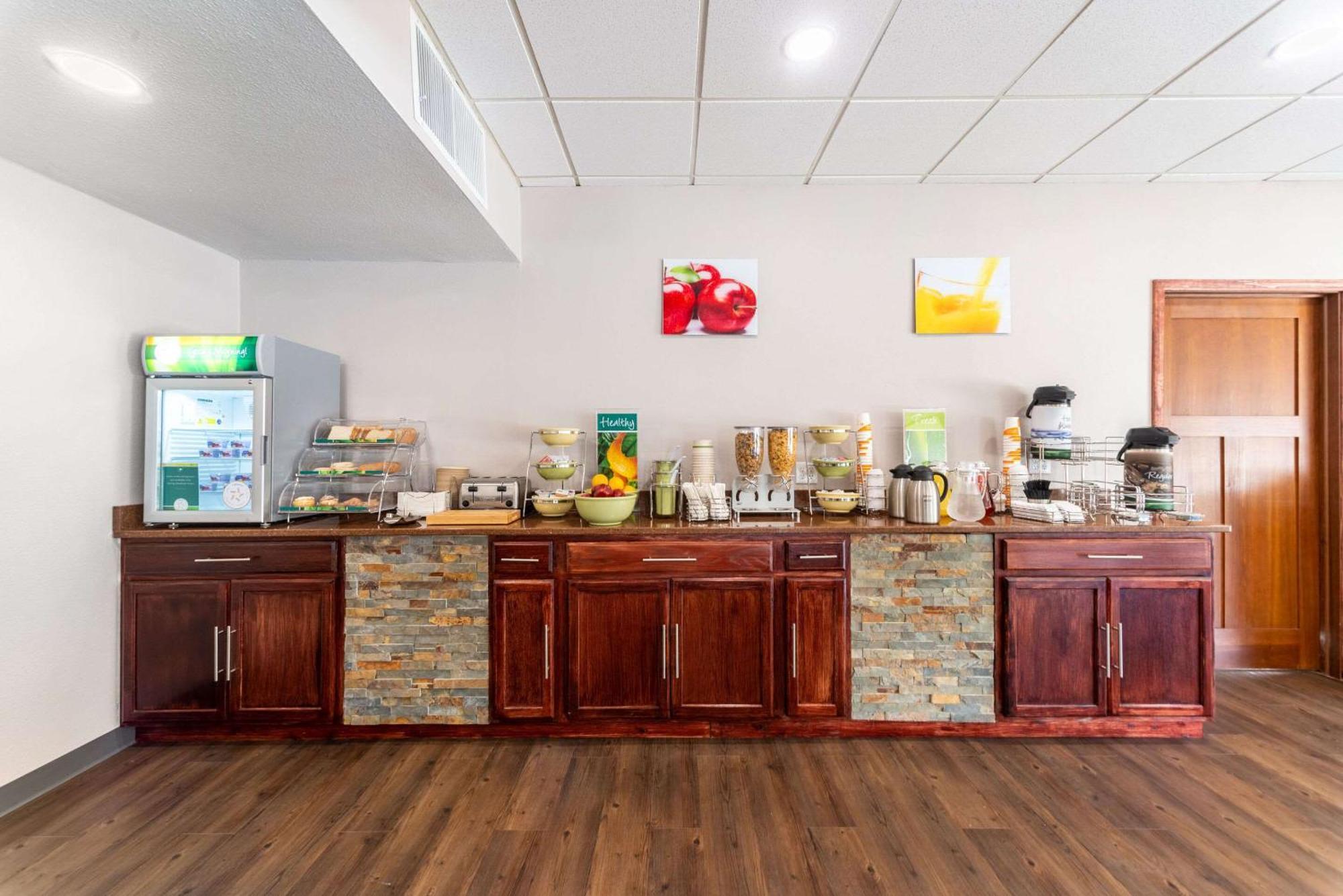 Quality Inn & Suites Vandalia Near I-70 And Hwy 51 Ngoại thất bức ảnh