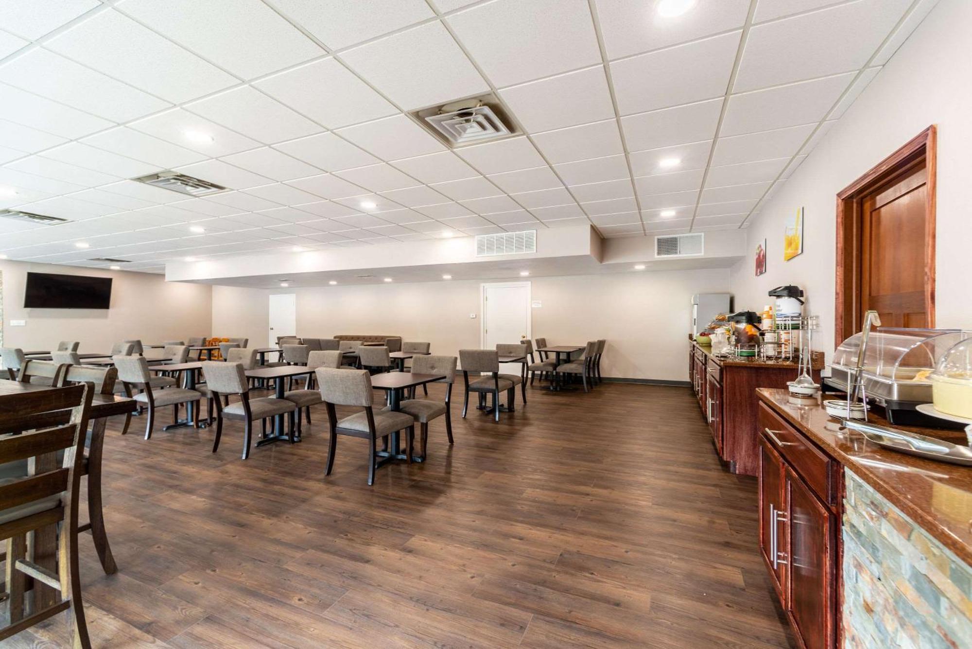 Quality Inn & Suites Vandalia Near I-70 And Hwy 51 Ngoại thất bức ảnh