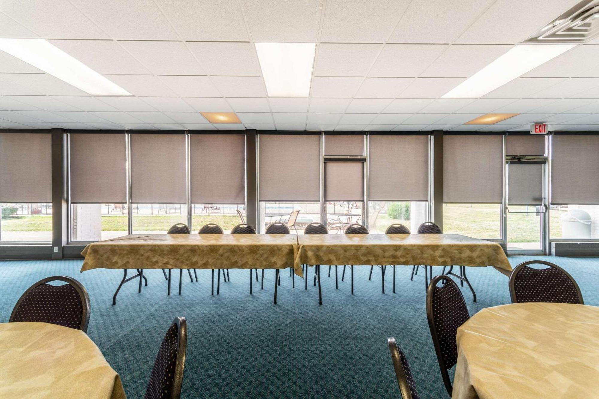 Quality Inn & Suites Vandalia Near I-70 And Hwy 51 Ngoại thất bức ảnh