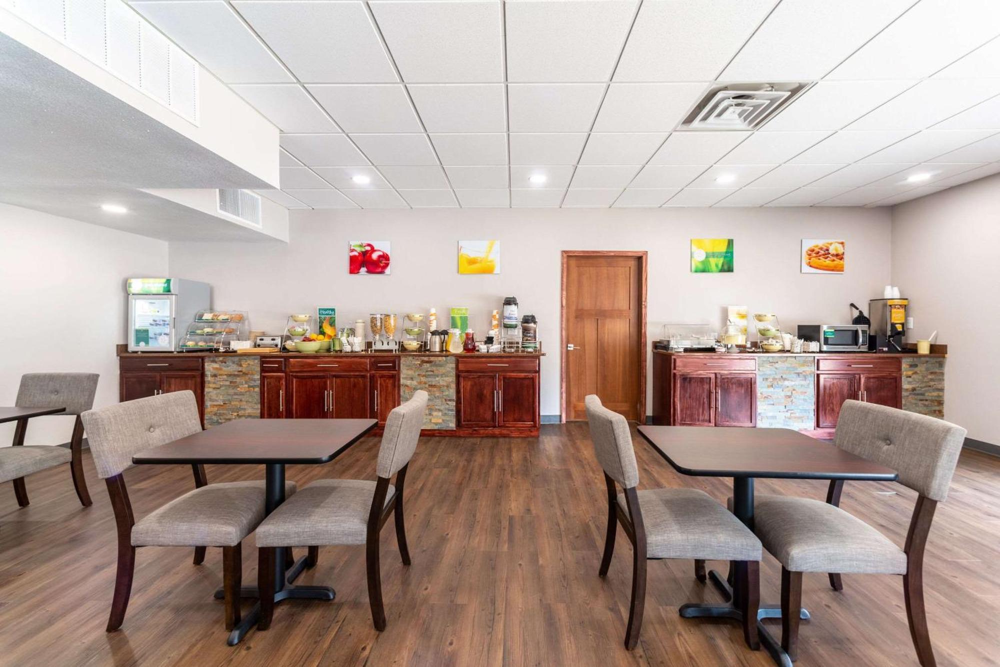 Quality Inn & Suites Vandalia Near I-70 And Hwy 51 Ngoại thất bức ảnh