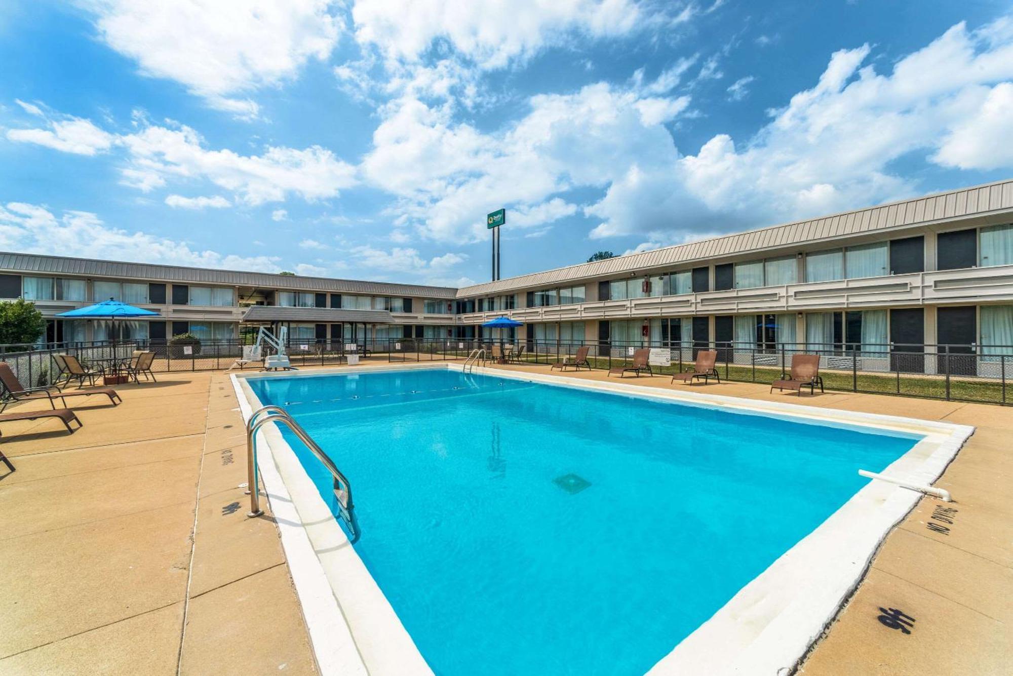 Quality Inn & Suites Vandalia Near I-70 And Hwy 51 Ngoại thất bức ảnh