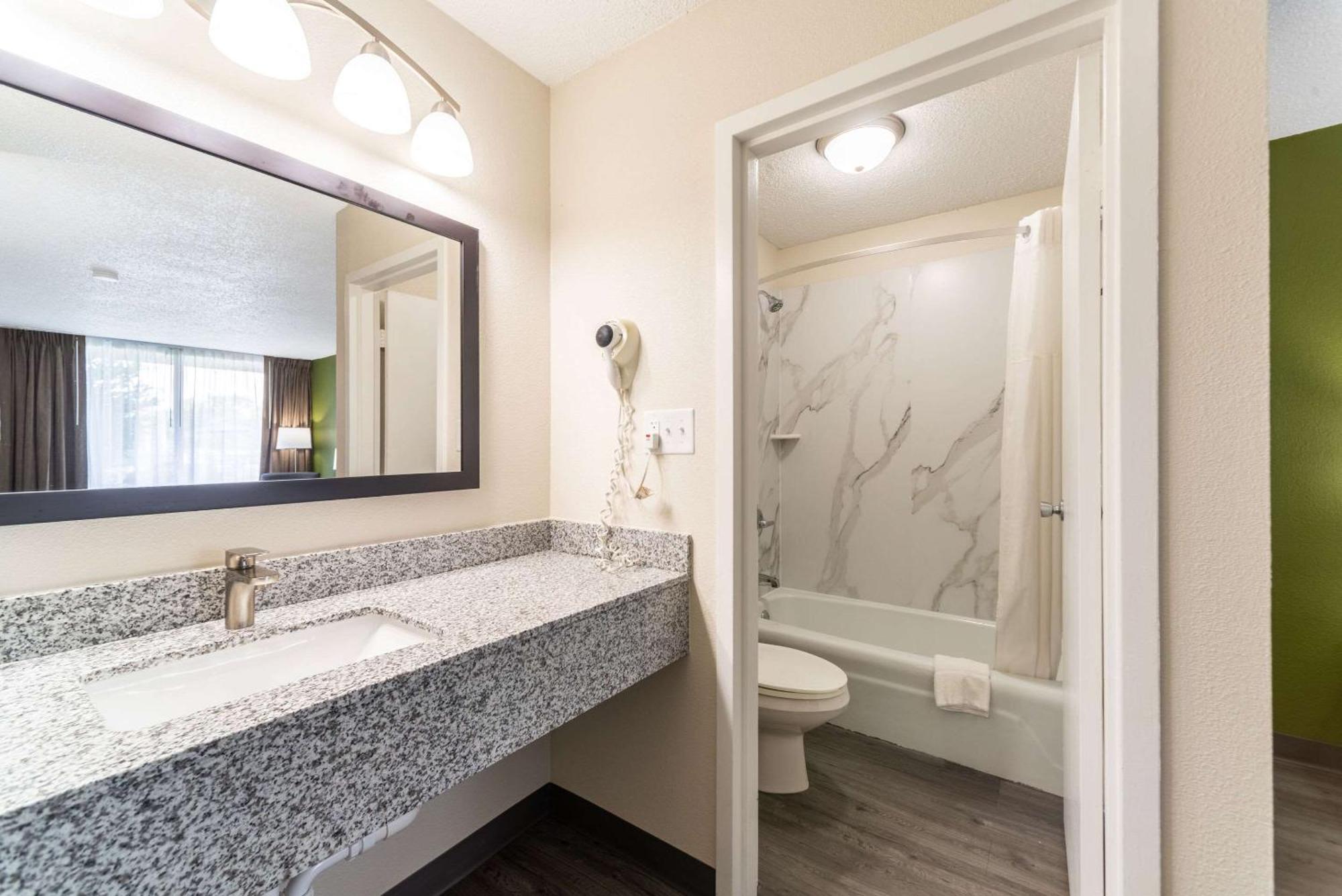 Quality Inn & Suites Vandalia Near I-70 And Hwy 51 Ngoại thất bức ảnh