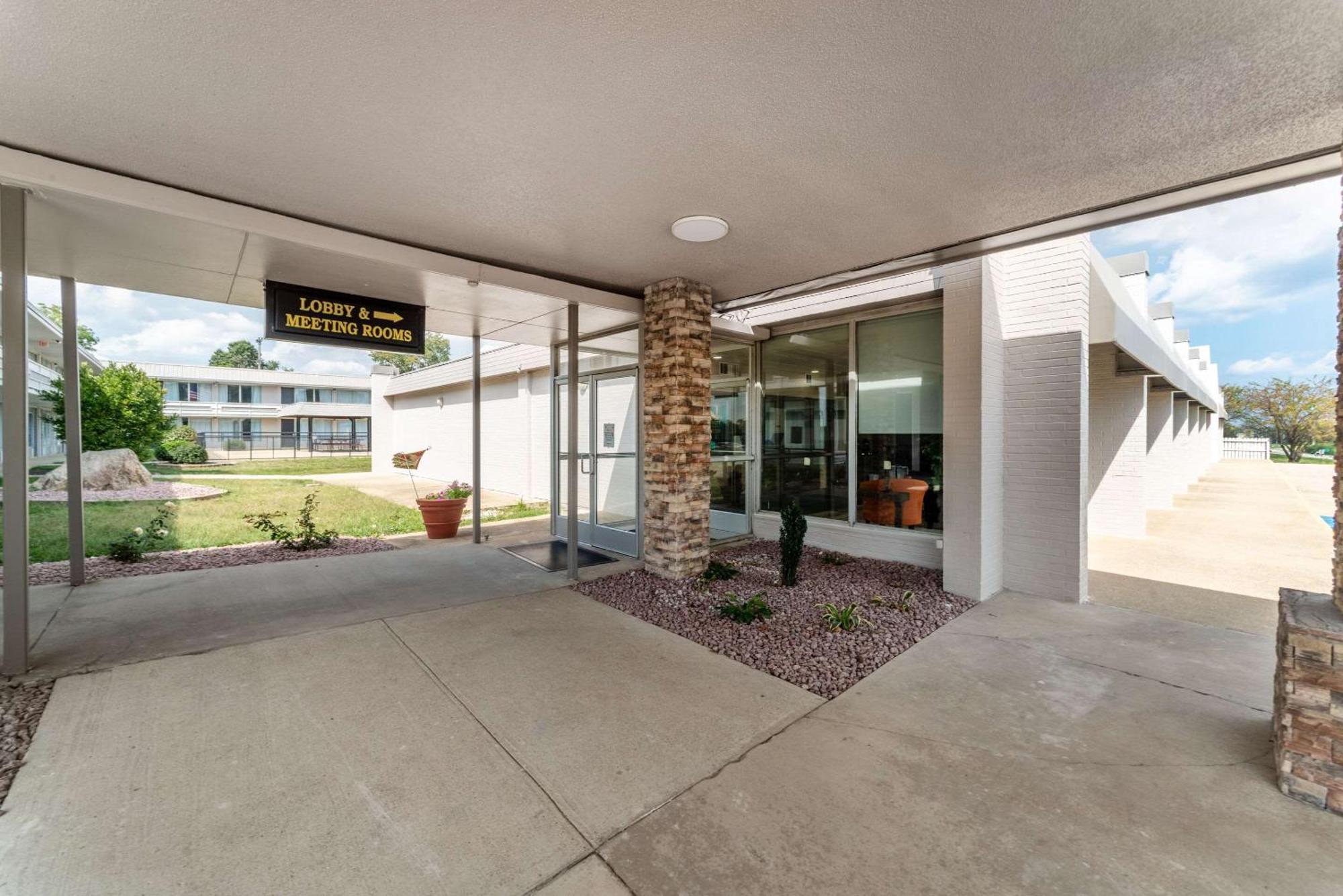 Quality Inn & Suites Vandalia Near I-70 And Hwy 51 Ngoại thất bức ảnh