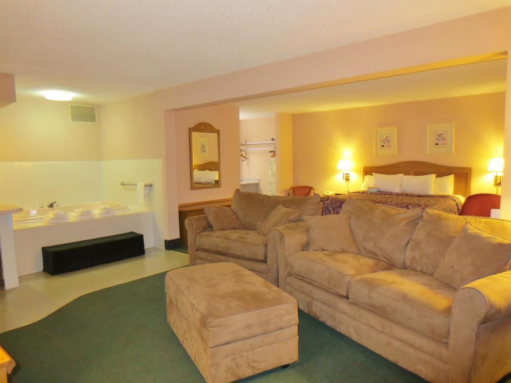Quality Inn & Suites Vandalia Near I-70 And Hwy 51 Ngoại thất bức ảnh