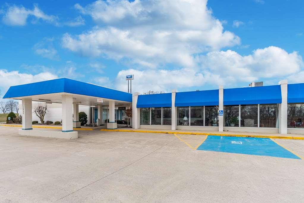 Quality Inn & Suites Vandalia Near I-70 And Hwy 51 Ngoại thất bức ảnh