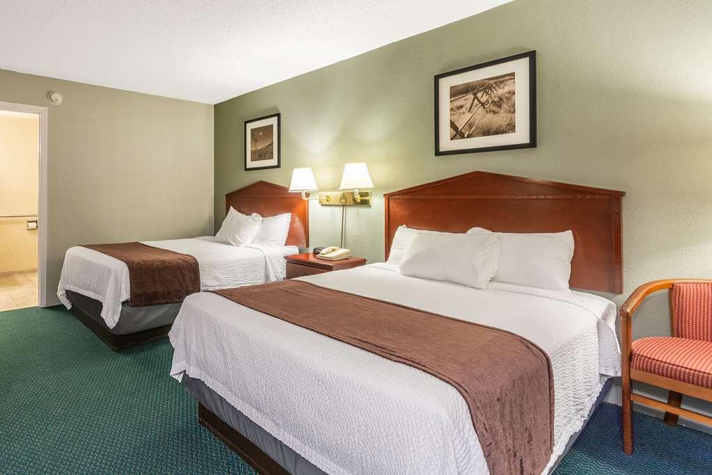 Quality Inn & Suites Vandalia Near I-70 And Hwy 51 Phòng bức ảnh